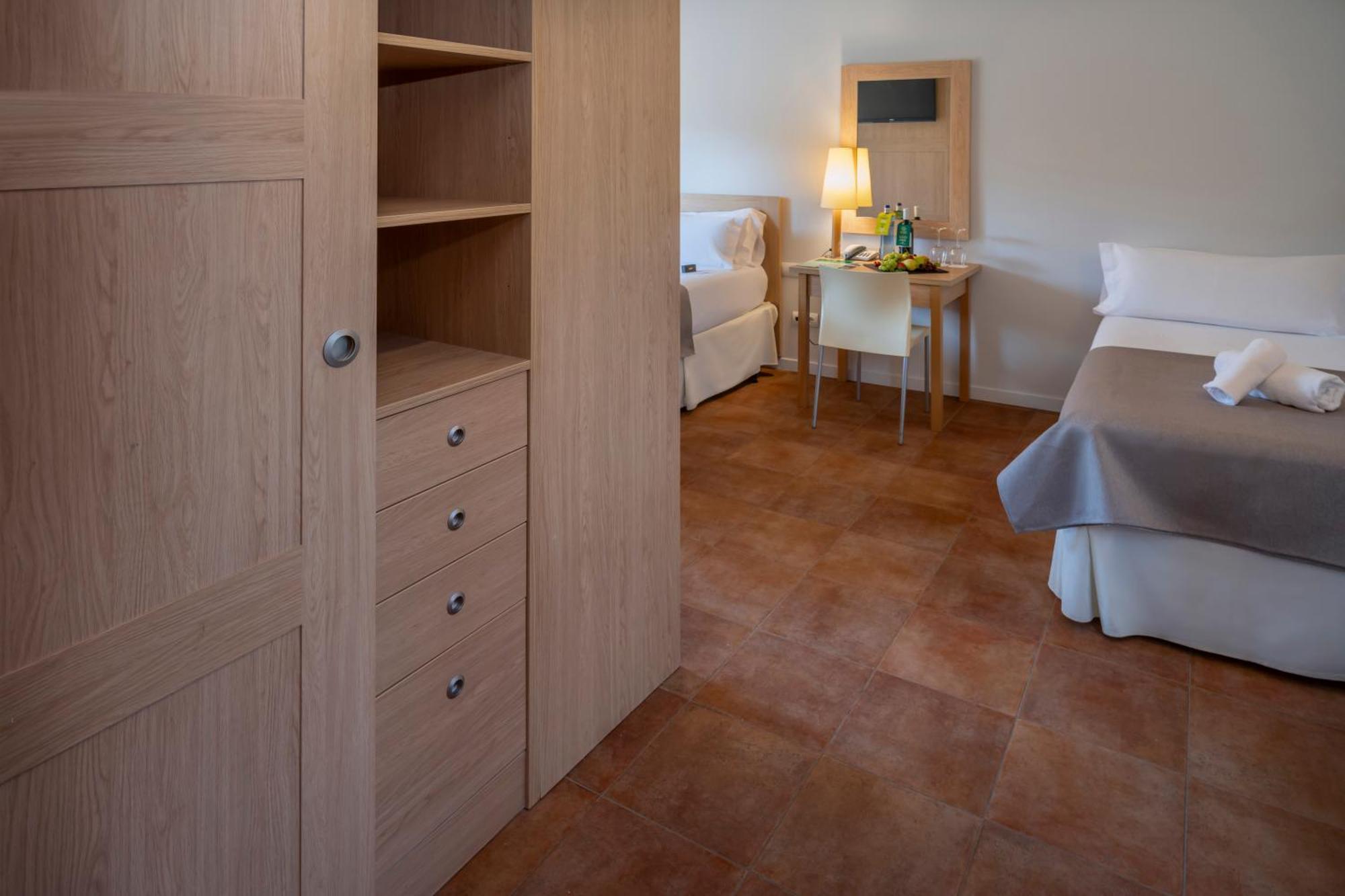 Hotel Vilar Rural D'Arnes By Serhs Hotels Sant Carles De La Rapita Room photo