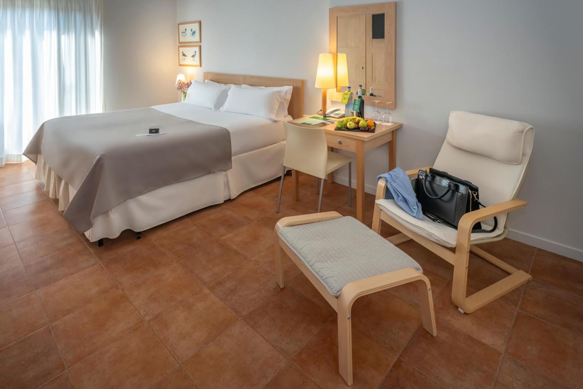 Hotel Vilar Rural D'Arnes By Serhs Hotels Sant Carles De La Rapita Room photo